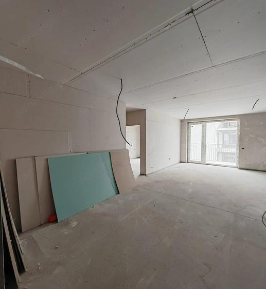 Apartament cu 2 camere nedecomandat în Torontalului