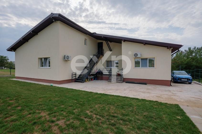 Casă individuală cu 4 camere cu Canalizare în Smeura