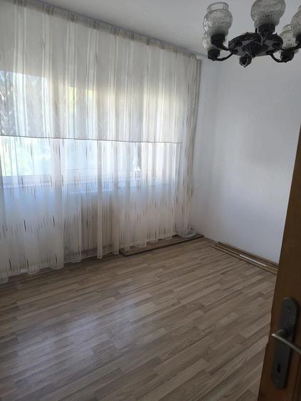 Apartament cu 2 camere decomandat în Sud
