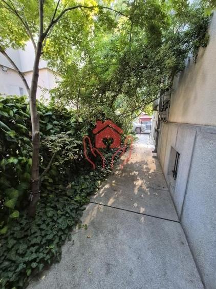 Apartament cu 4 camere semidecomandat, mobilat în P-ța Dorobanți