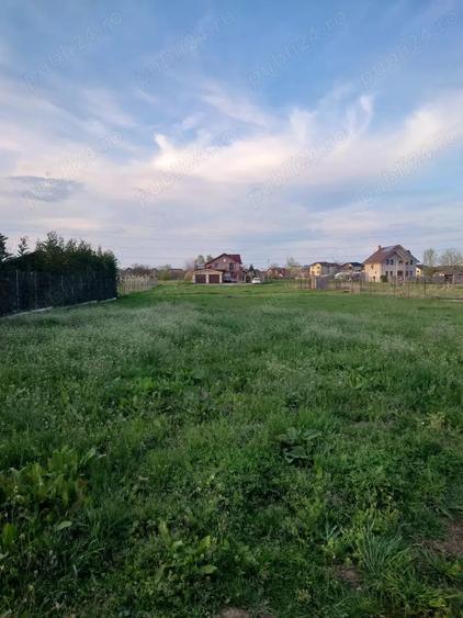 Teren de 2200 mp, în Giroc