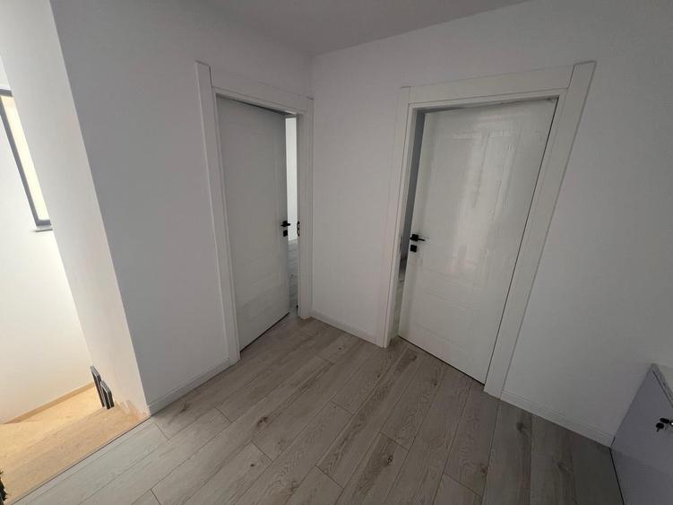 Casă cu 4 camere în Bucium