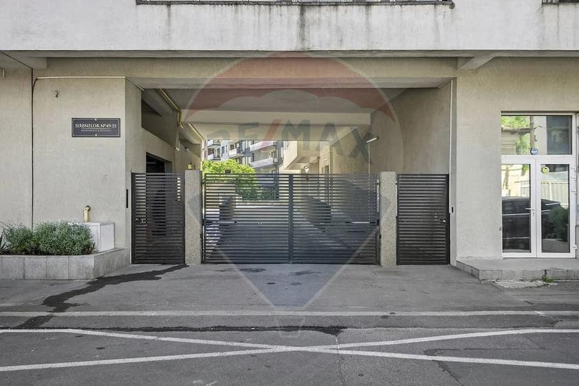 Apartament cu 2 camere semidecomandat în Centrul Civic