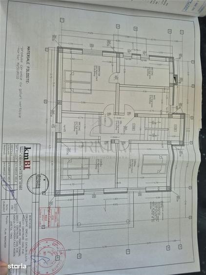 Casă cu 4 camere în Central