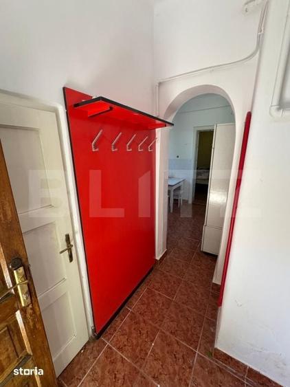 Casă cu 6 camere cu Teren 700 Mp în 700