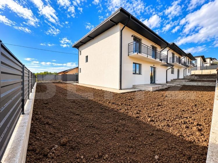 Casă individuală cu 4 camere cu Canalizare în Valea Lupului