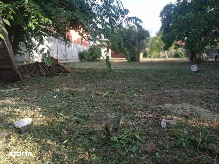 Casă cu 4 camere cu Teren 1000 Mp în Central