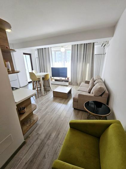 Apartament cu 3 camere semidecomandat în Sebastian