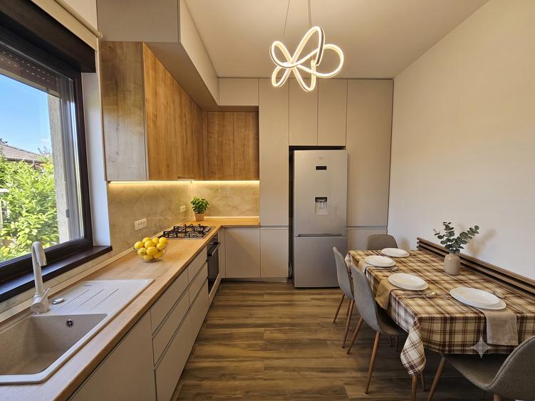 Casă individuală cu 4 camere cu Teren 450 Mp în Tunari
