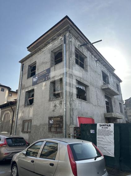 Casă individuală cu 19 camere cu Canalizare în Pache Protopopescu