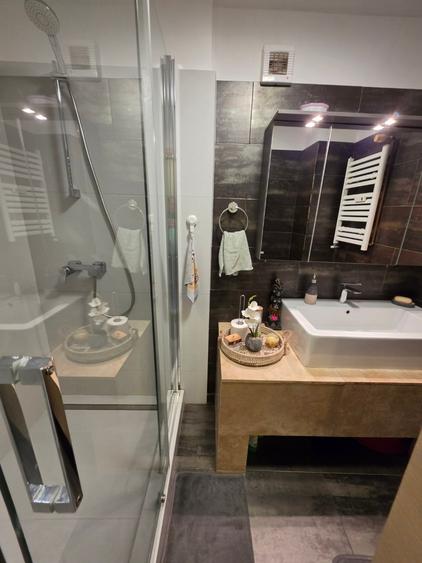 Apartament cu 3 camere semidecomandat în Ștefan cel Mare