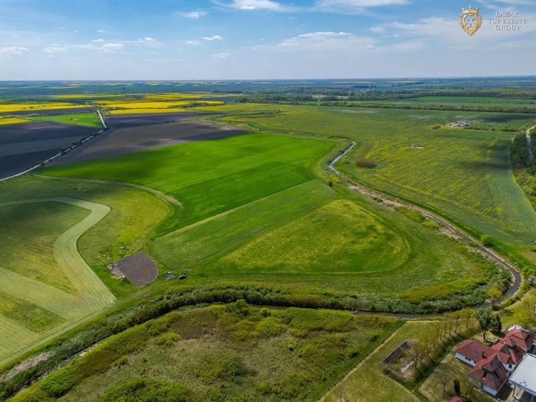 Teren agricol extravilan de 18000 mp, în Turnu