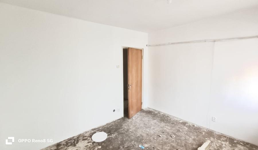 Apartament cu 3 camere decomandat în Titulescu