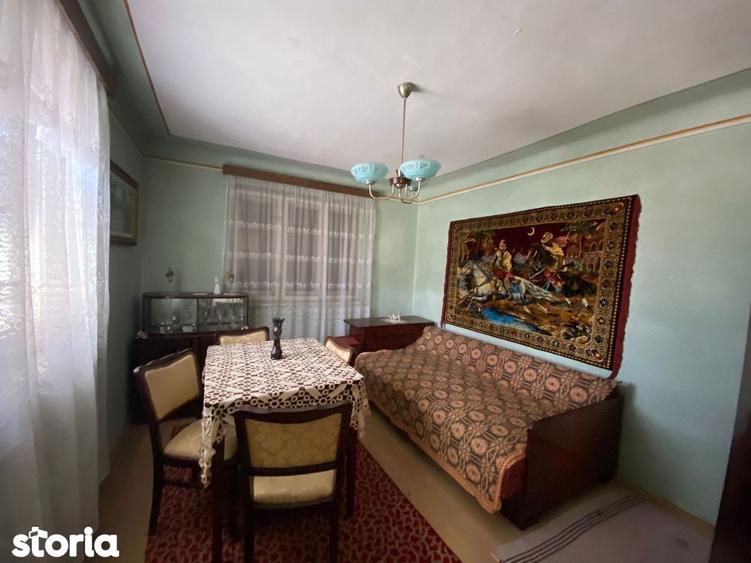 De vanzare Casa veche cu gradina mare,ideala pentru investitii moderne - 6