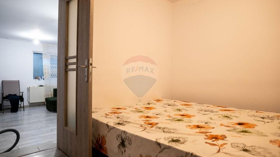 Casă cu 4 camere cu Teren 299 Mp în Periferie