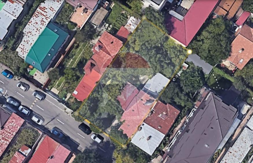 Teren de 812 mp, în 1 Mai
