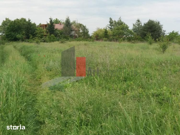 Teren de 3000 mp, în Central