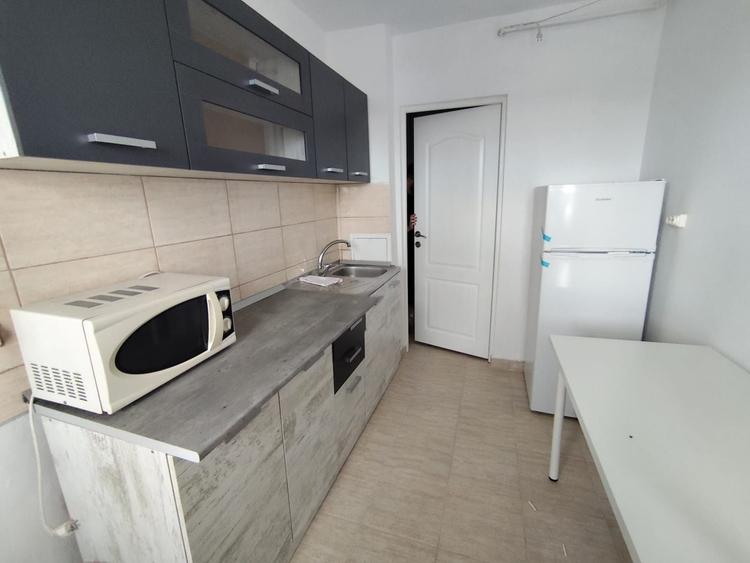Inchiriez apartament 2 camere - 2