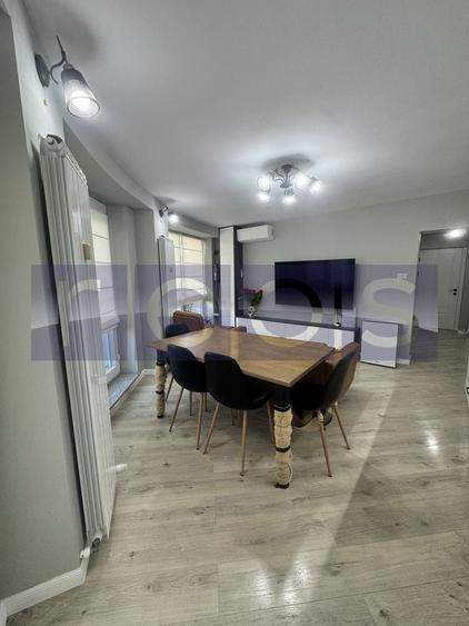 Apartament cu 4 camere decomandat, mobilat în Decebal