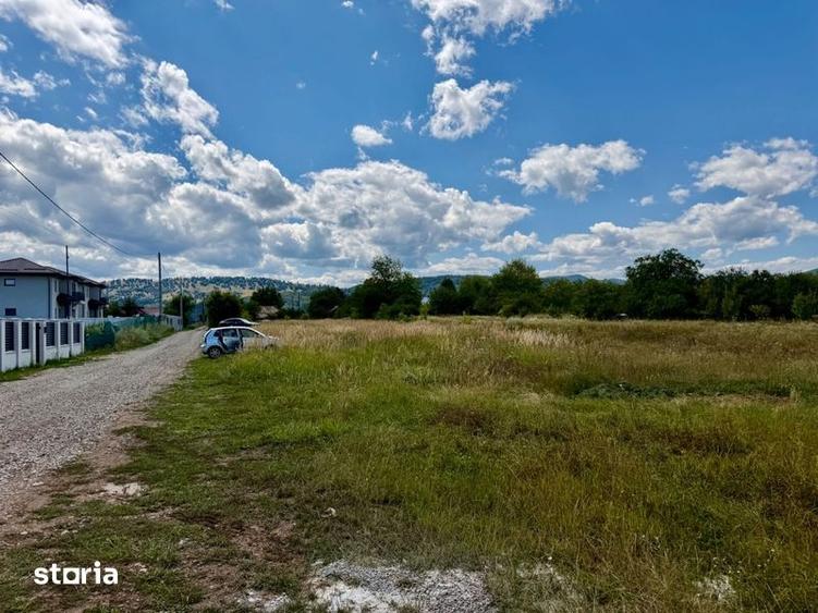 Teren de 900 mp, în Dumbrava