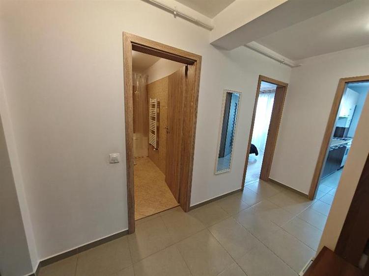 Apartament cu 2 camere decomandat, mobilat în Tractorul
