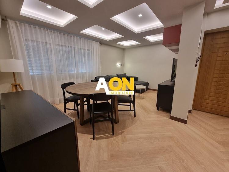 Apartament cu 3 camere decomandat, mobilat în Central