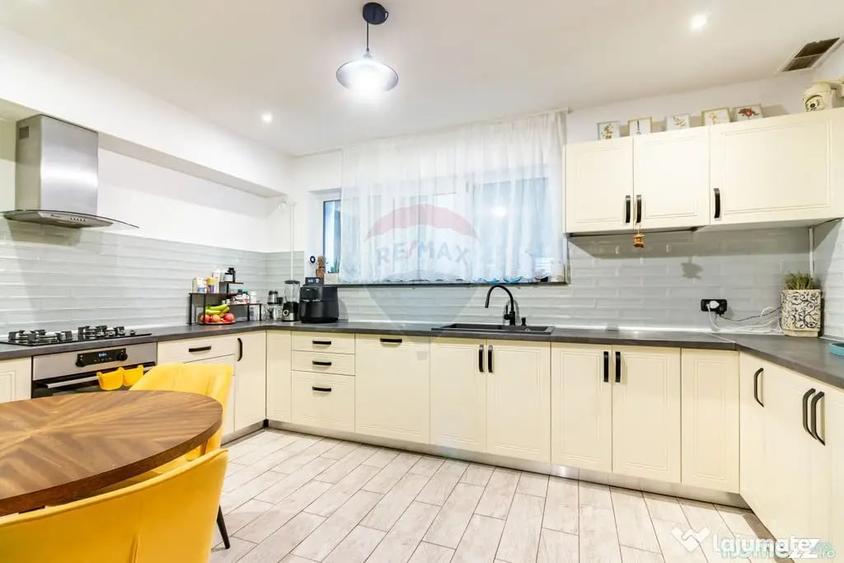 Casă cu 6 camere cu Teren 140 Mp în Tineretului