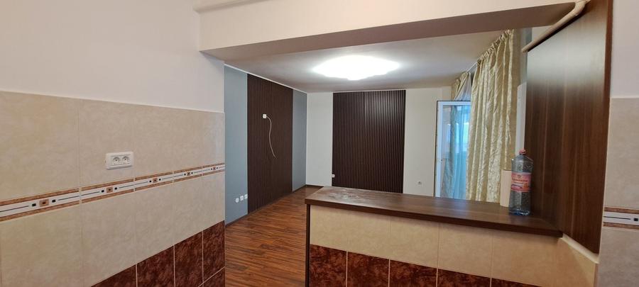 Apartament cu 2 camere decomandat în Liniștii