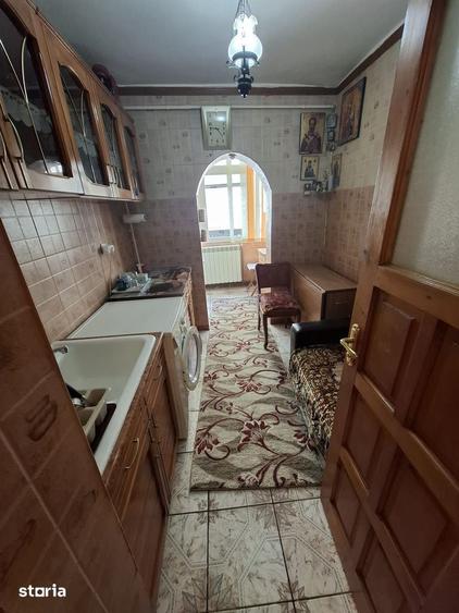 Apartament cu 2 camere decomandat în Podu Roș