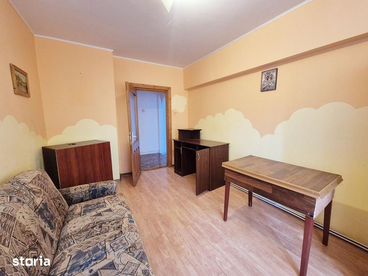 Apartament cu 3 camere decomandat în 1 Mai