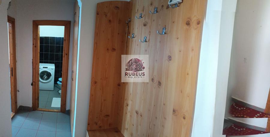 Casă individuală cu 9 camere cu Canalizare în Mărăcineanu