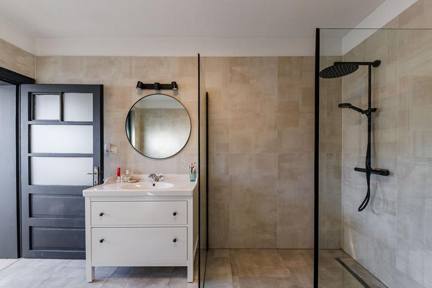 Casa cu Personalitate – Un Amestec Fascinant de Stil Istoric și Contemporan - 19