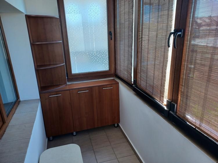 Apartament cu 3 camere semidecomandat în Calea Călărașilor