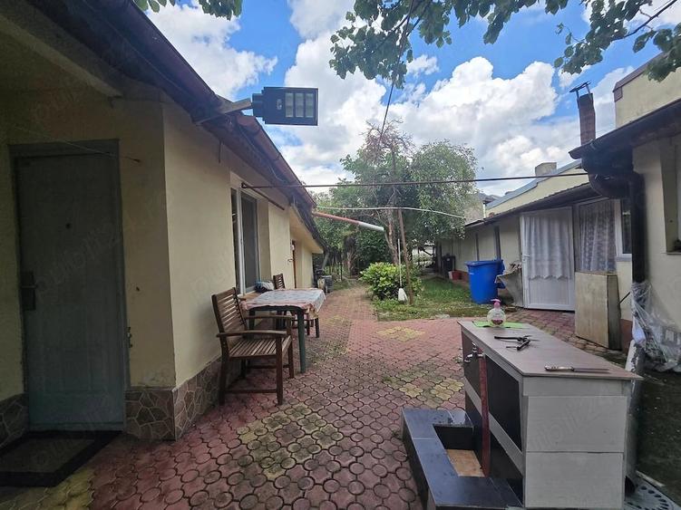Casă cu 5 camere cu Teren 600 Mp în Andronache