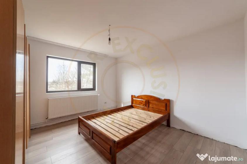 Casă cu 7 camere cu Teren 4563 Mp în Central