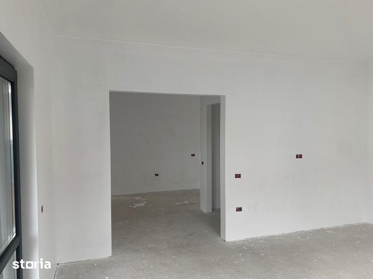 Casă cu 4 camere cu Teren 455 Mp în Șendreni