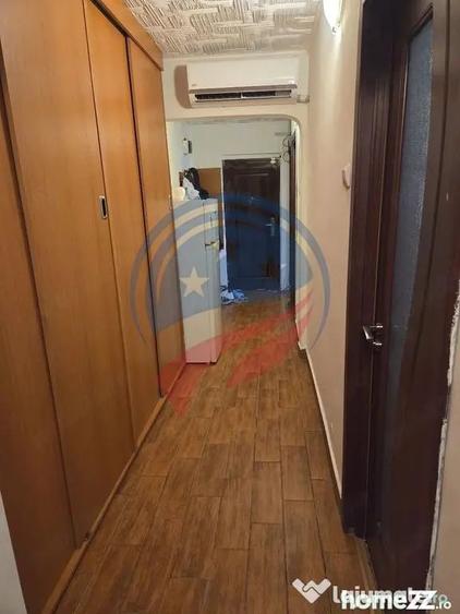 Apartament cu 3 camere decomandat în Rovine