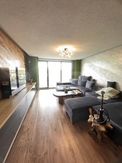 Apartament cu 3 camere semidecomandat, mobilat în Zorilor