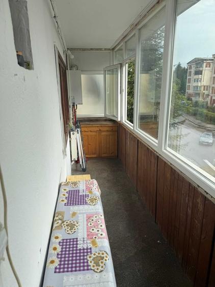 Apartament cu 3 camere decomandat în Valea Muscelului