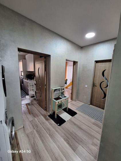 Apartament cu 2 camere decomandat în Florești