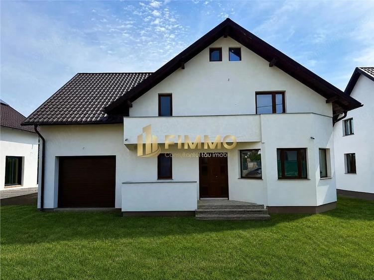 Casă cu 6 camere cu Teren 400 Mp în Ipotești