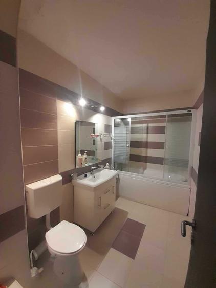 Apartament cu 2 camere semidecomandat în Florești