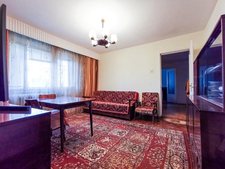 Apartament cu 4 camere semidecomandat în Gojdu