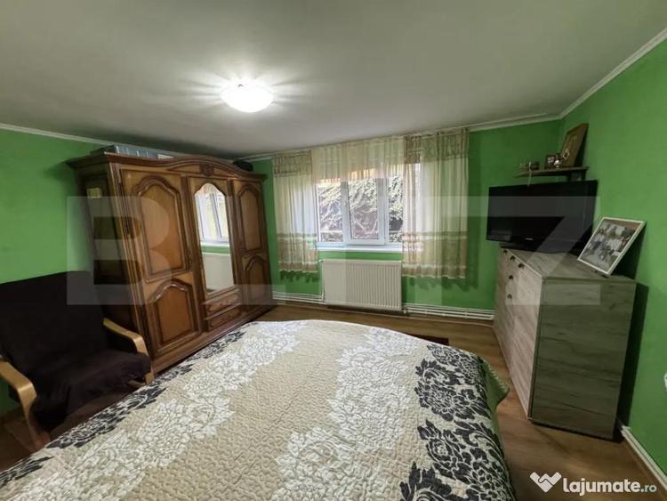 Casă cu 6 camere cu Teren 2500 Mp în Central