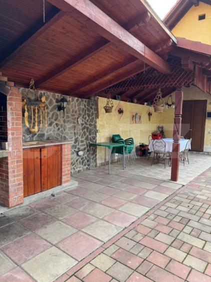 Casă cu 5 camere cu Teren 566 Mp în Feldioara