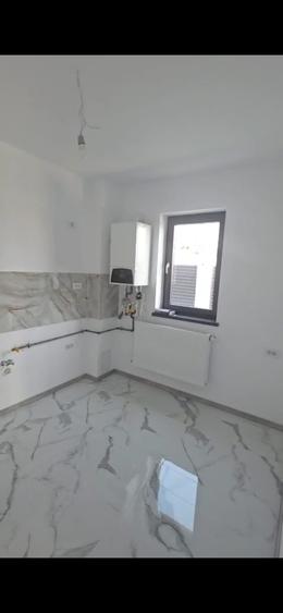 Casă cu 3 camere cu Canalizare în Central