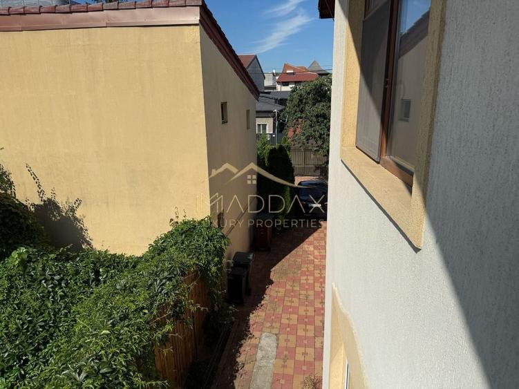 Casă individuală cu 6 camere cu Canalizare în Jiului