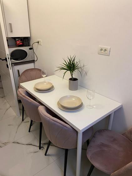Apartament cu 2 camere decomandat în Bucur Obor