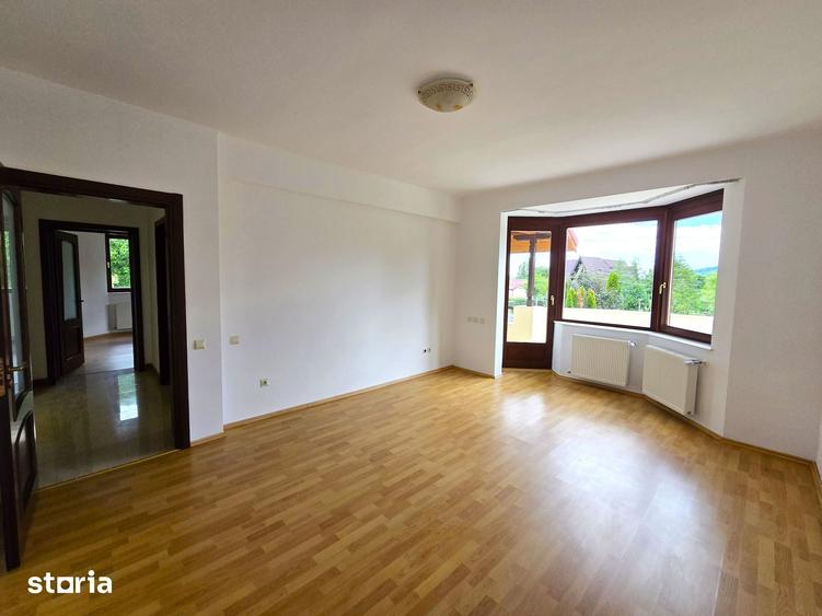 Casă cu Teren 3200 Mp în Breaza