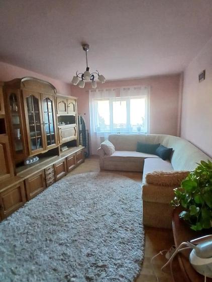 Apartament cu 3 camere decomandat în Aradului